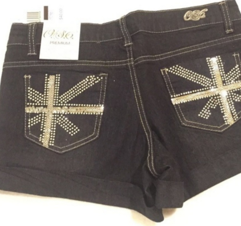 Shorts - Picture 2 of 4